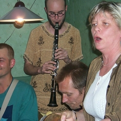 Kumma Kaje kahvilassa